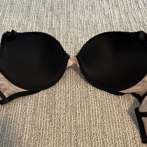 Victoria’s Secret | Push Up Bra - Picture 3 of 6